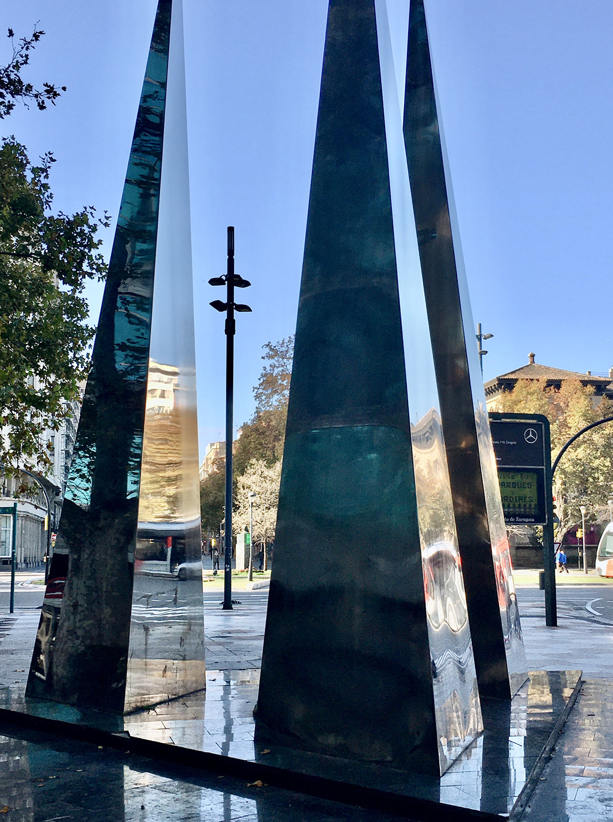 Escultor en Zaragoza - Obra Pública - La Constitución